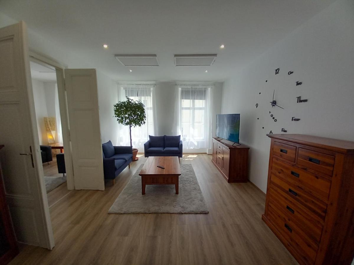 Korvin One Apartman Pápa 外观 照片